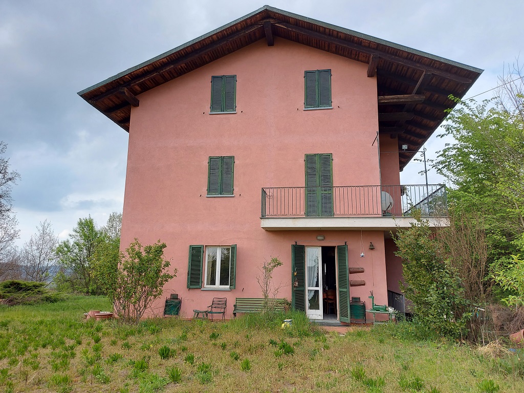 large villa in Cortazzone Asti