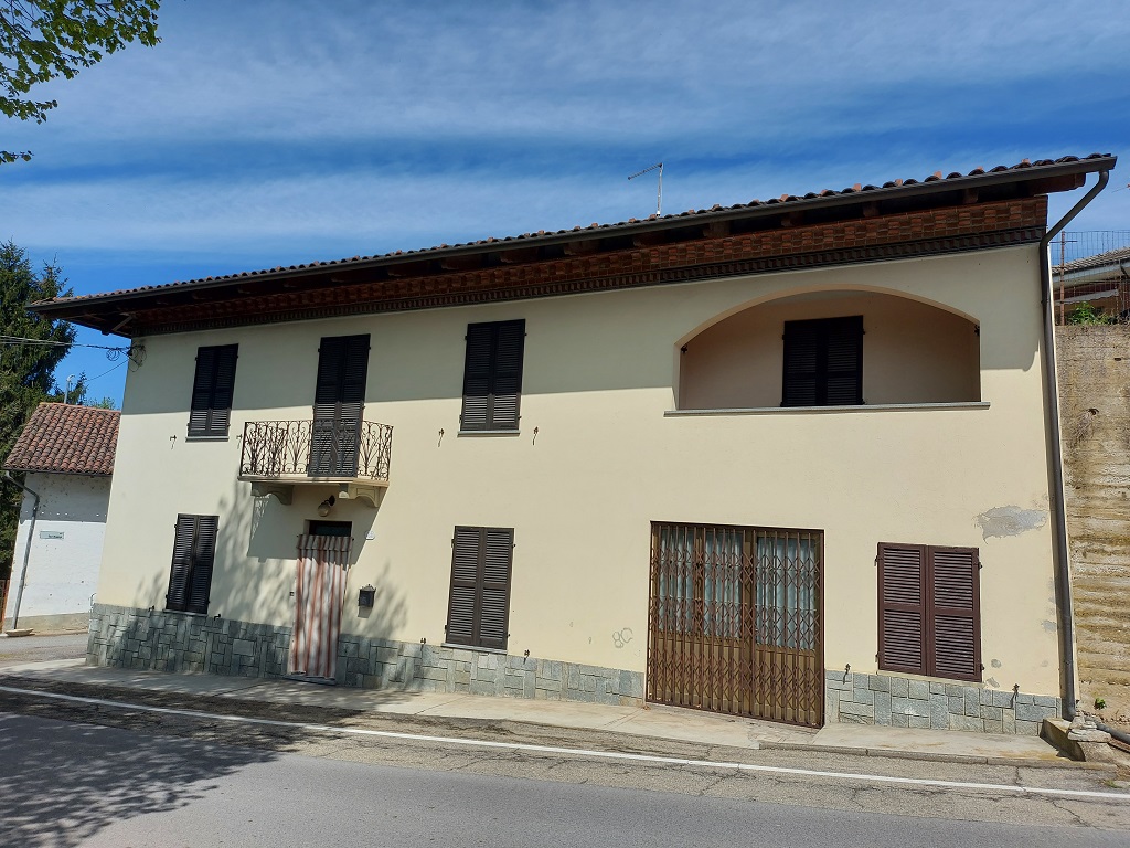 For sale renovated house in Montafia near Asti